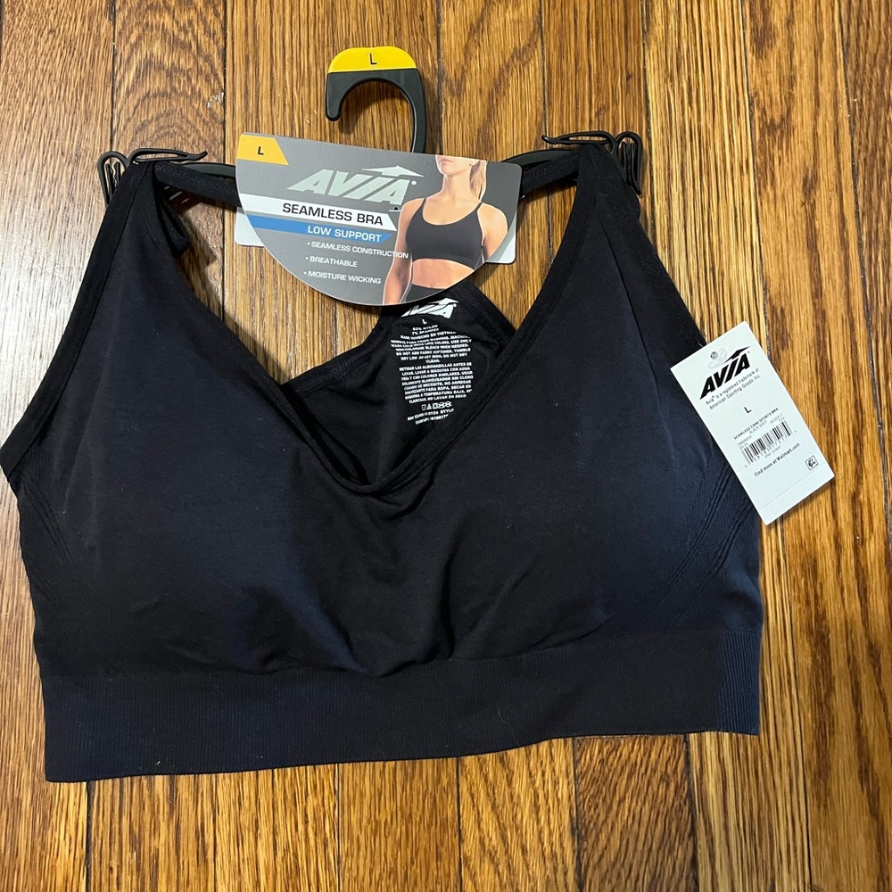 NWT Avia Sports Bra (Size Large)
